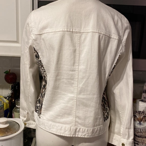 D Chicos white long sleeve zipper regular size denim jacket 2 - Picture 2 of 5